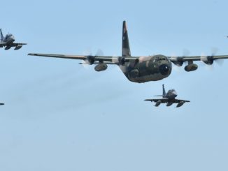 Desfile aéreo y terrestre por el 207º aniversario de la Revolución de Mayo