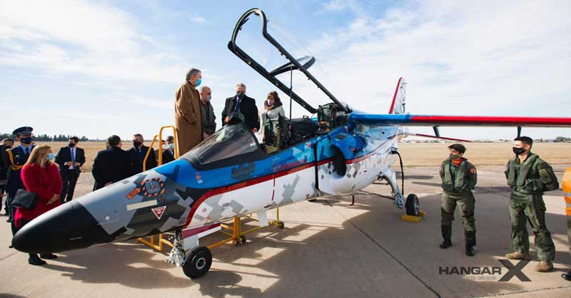 FAdeA entregó el primer IA-63 Pampa III Bloque II a la Fuerza Aérea Argentina