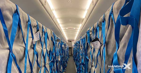 Interior del primer Embraer E195 "Clase F" del mundo (Azul Cargo)