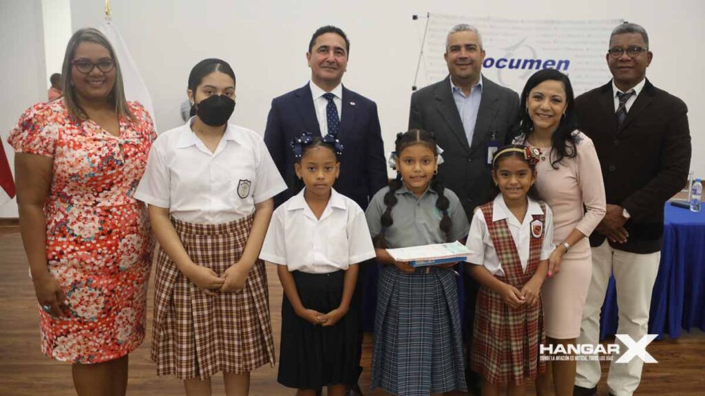 Aeropuerto Internacional de Tocumen entrega 150 becas a hijos de colaboradores