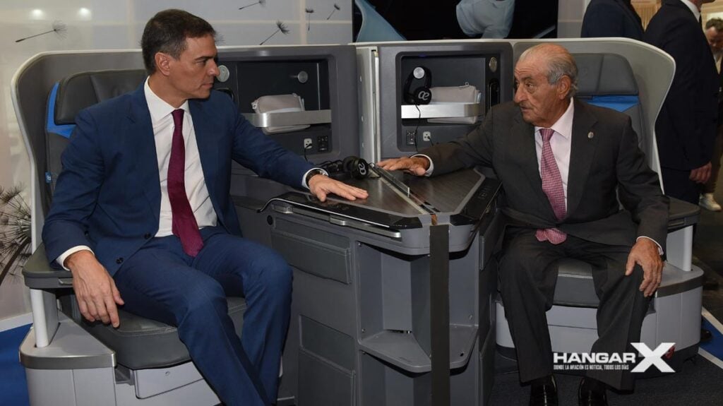 Fitur 2024 | El Presidente del Gobierno visita el stand de Air Europa