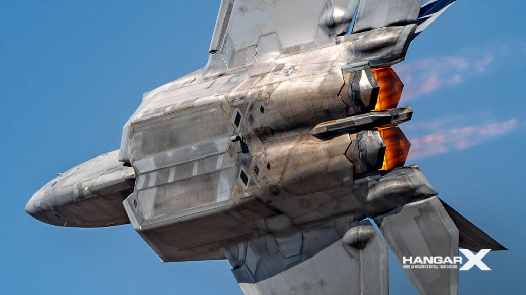 F-22 Raptor Demo Team USA (FIDAE 2024)