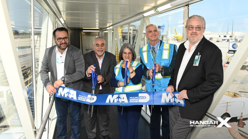 Inauguran nuevo puente de embarque en el Aeropuerto Internacional de Miami