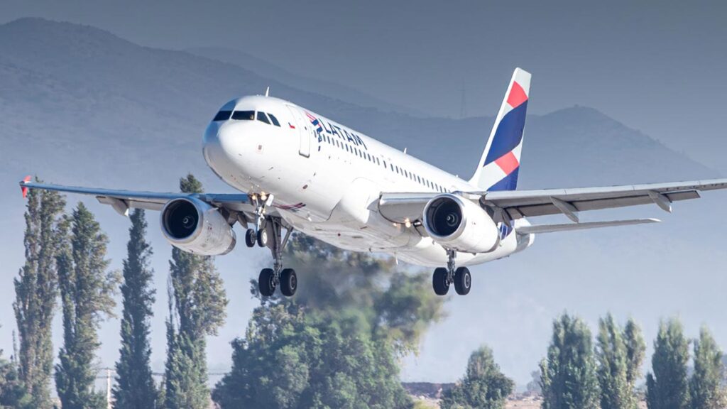LATAM Airlines retoma vuelos directos entre São Paulo y Bariloche para la temporada de invierno 2025.
