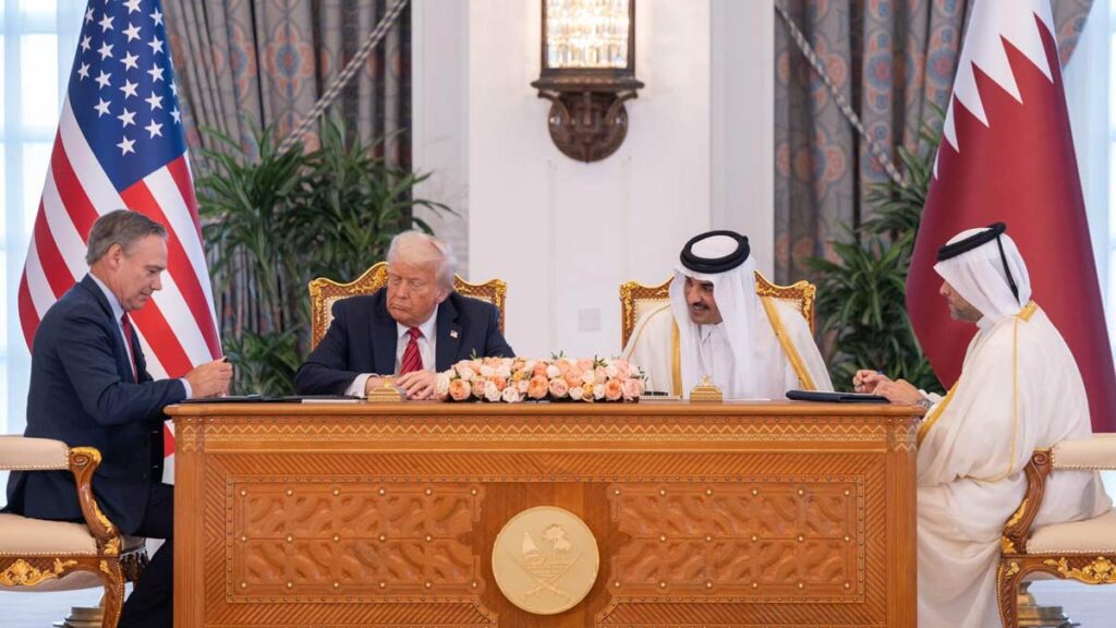 Firma del acuerdo entre Boeing y Qatar Airways con líderes de EE.UU. y Qatar presentes