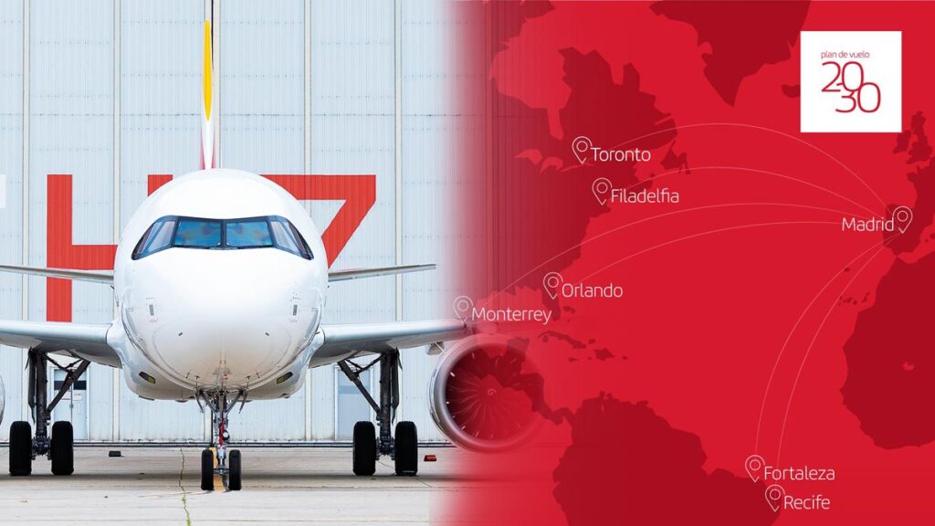 Avión de Iberia y mapa de nuevas rutas intercontinentales del Plan de Vuelo 2030
