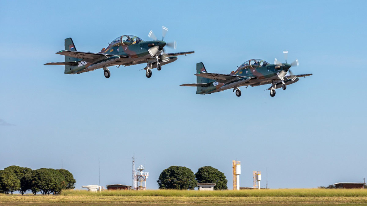 https://www.hangarx.com.ar/wp-content/uploads/2025/06/paraguay-incorpora-aviones-a-29-super-tucano-defensa.jpg