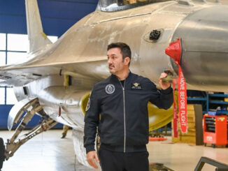 Luis Petri supervisa en Dinamarca el alistamiento de un caza F‑16 destinado a la Fuerza Aérea Argentina