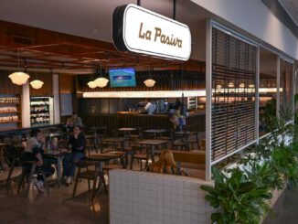 Restaurante La Pasiva en el Aeropuerto Internacional de Carrasco, parte de la propuesta gastronómica premiada en los FAB Awards 2025