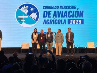 Autoridades durante la inauguración del 33° Congreso Mercosur de Aviación Agrícola en Palermo