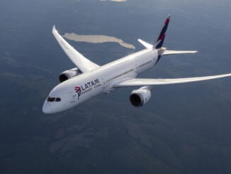 Avión Boeing 787 de LATAM Airlines en vuelo de crucero a gran altitud