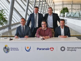 Jaime Cassola, Pablo Menoni, Diego Arrosa, Carlos Albisu y Richard Sander en anuncio de nuevas rutas aéreas Montevideo–Salto y Montevideo–Rivera