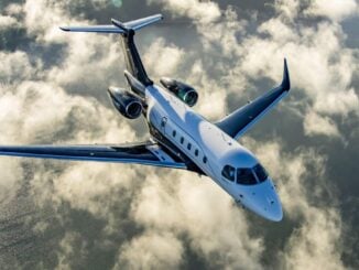 Embraer Praetor 500 en vuelo, jet ejecutivo con el que la compañía alcanzó las 2.000 entregas
