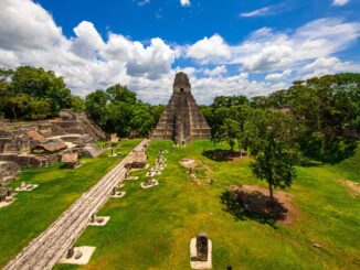 Ruinas mayas en el Parque Nacional Tikal, uno de los principales atractivos turísticos de Guatemala