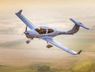 Diamond DA40 NG Polaris en vuelo con hélice de fibra de carbono aprobada por EASA