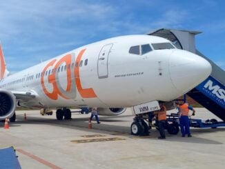 Boeing 737 MAX 8 de GOL despegando, imagen referencial para la incorporación de un nuevo avión y el refuerzo del plan de crecimiento de la aerolínea