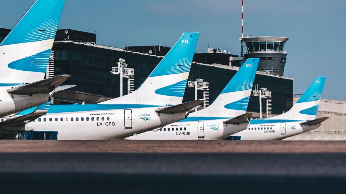 Aerolíneas Argentinas advierte demoras por asamblea de pilotos en Aeroparque