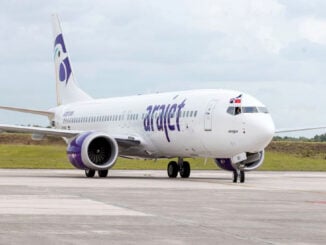 Avión Boeing 737 MAX 8 de Arajet en pista, tras consolidarse como la tercera aerolínea en pasajeros en República Dominicana durante el tercer trimestre de 2025.