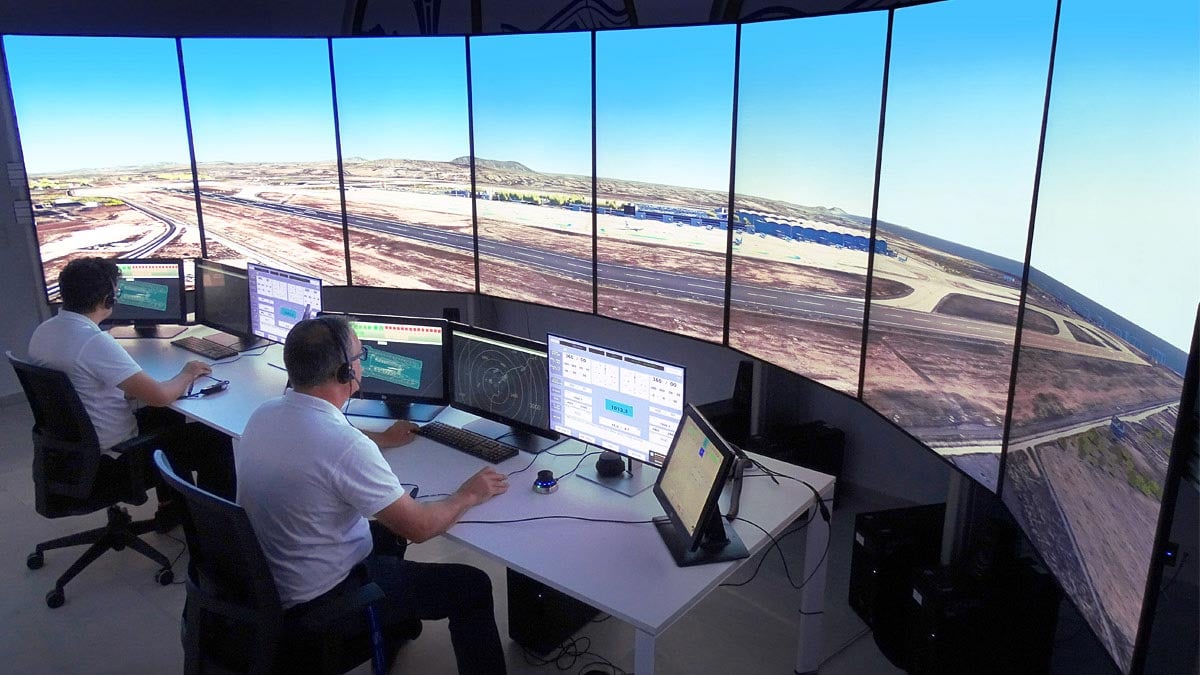 España eleva el entrenamiento de controladores aéreos con nuevos simuladores