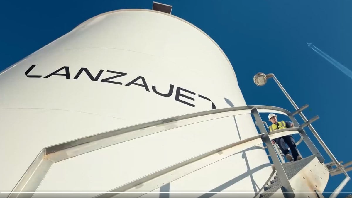 LanzaJet logra producir combustible para jets a base de etanol a escala comercial