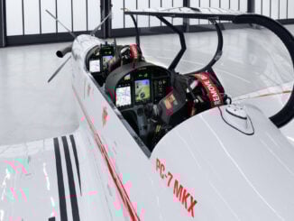 Cabina avanzada del Pilatus PC-7 MKX para el entrenamiento de pilotos militares.