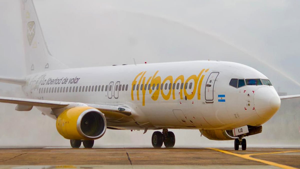 Flybondi inicia su temporada de verano con 10 nuevas rutas y récord de vuelos