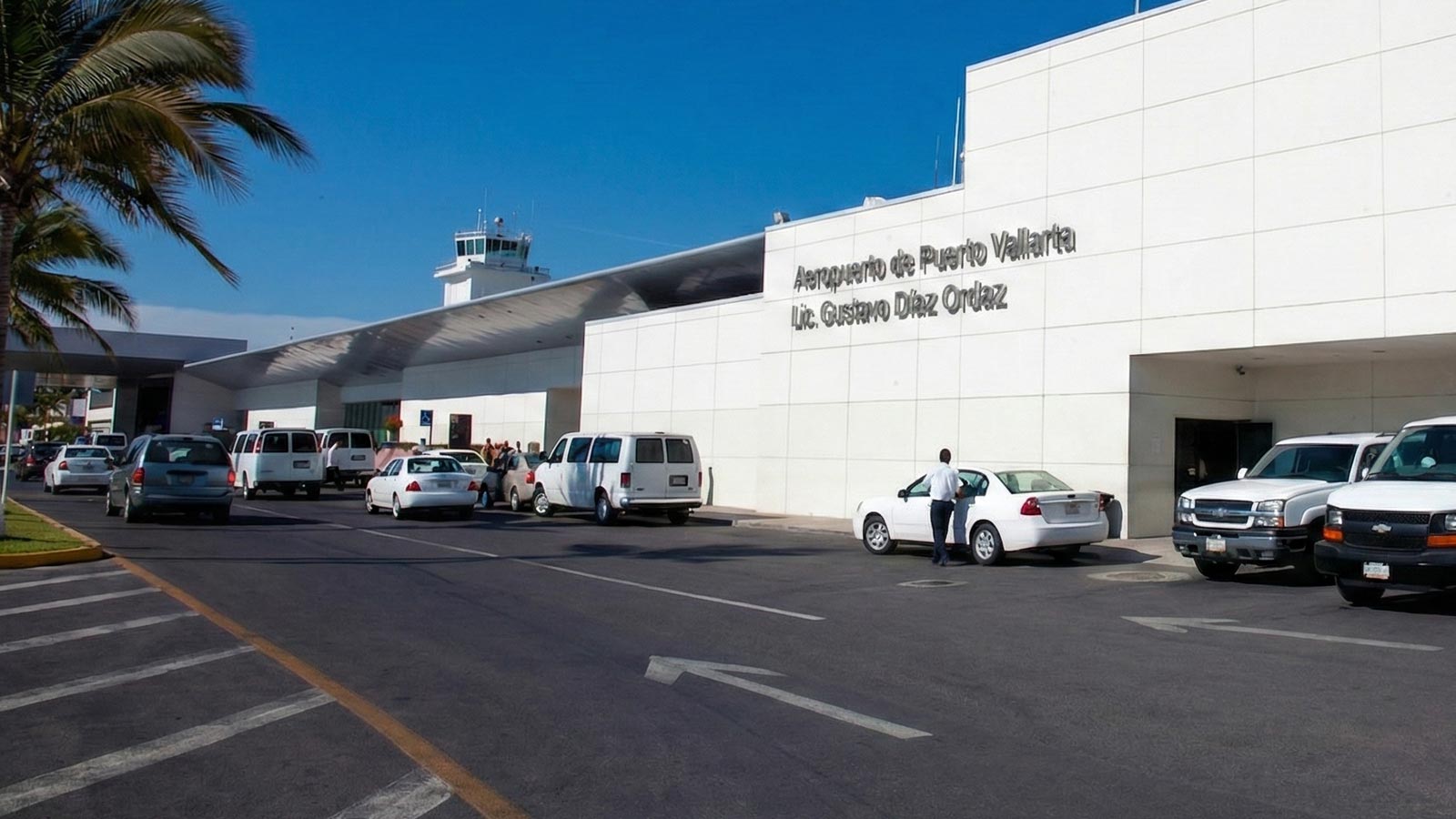 Crisis en Jalisco: Aerolíneas cancelan vuelos en Puerto Vallarta y Manzanillo, Guadalajara opera con normalidad