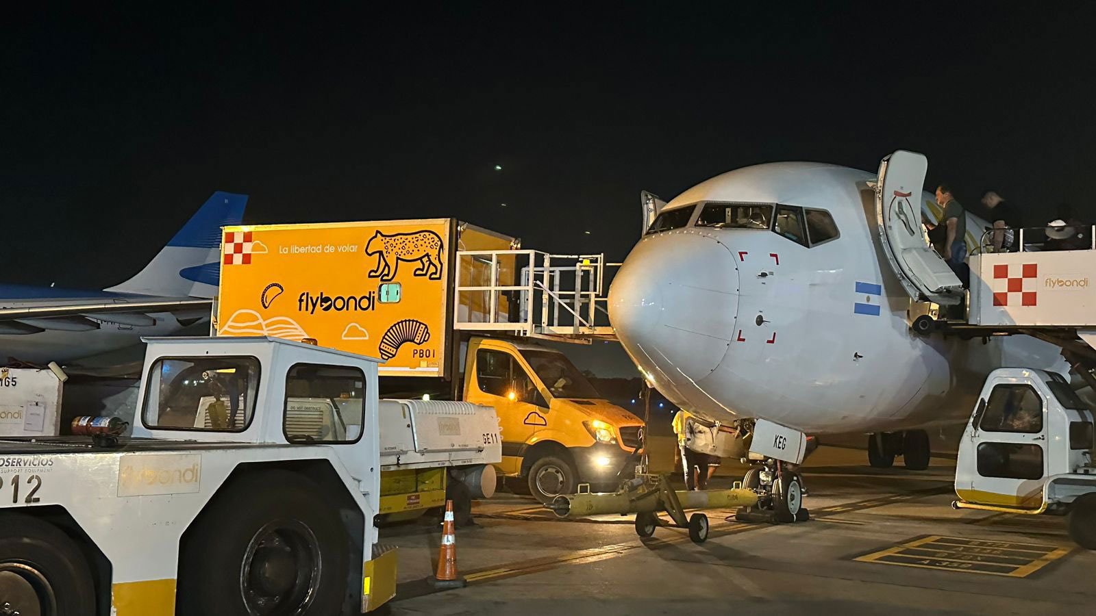 Paro de la CGT: Flybondi traslada su operación a Ezeiza y confirma 100 vuelos