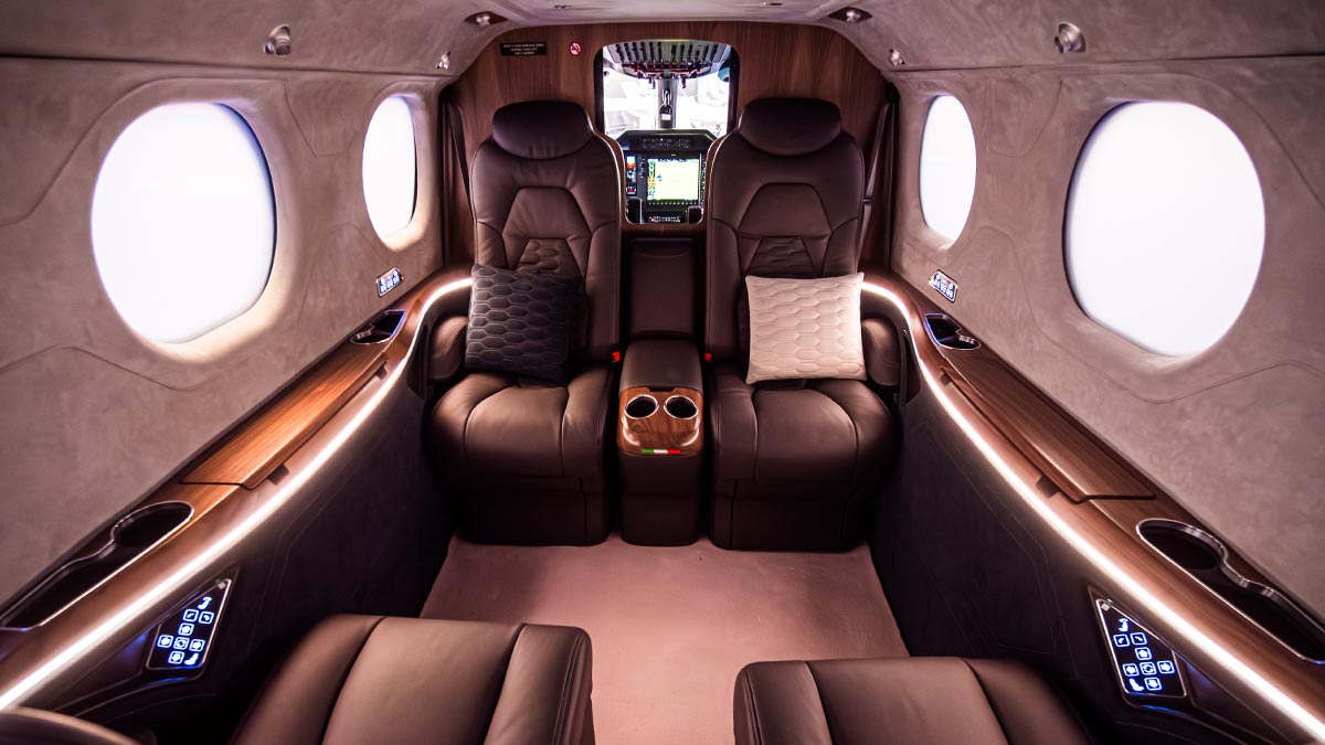 Tecnam revoluciona los viajes ejecutivos con el nuevo P2012 VIP