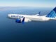 Avión Boeing 737 MAX 8 de United Airlines en vuelo, aeronave designada para la ruta entre Houston y Caracas, Venezuela