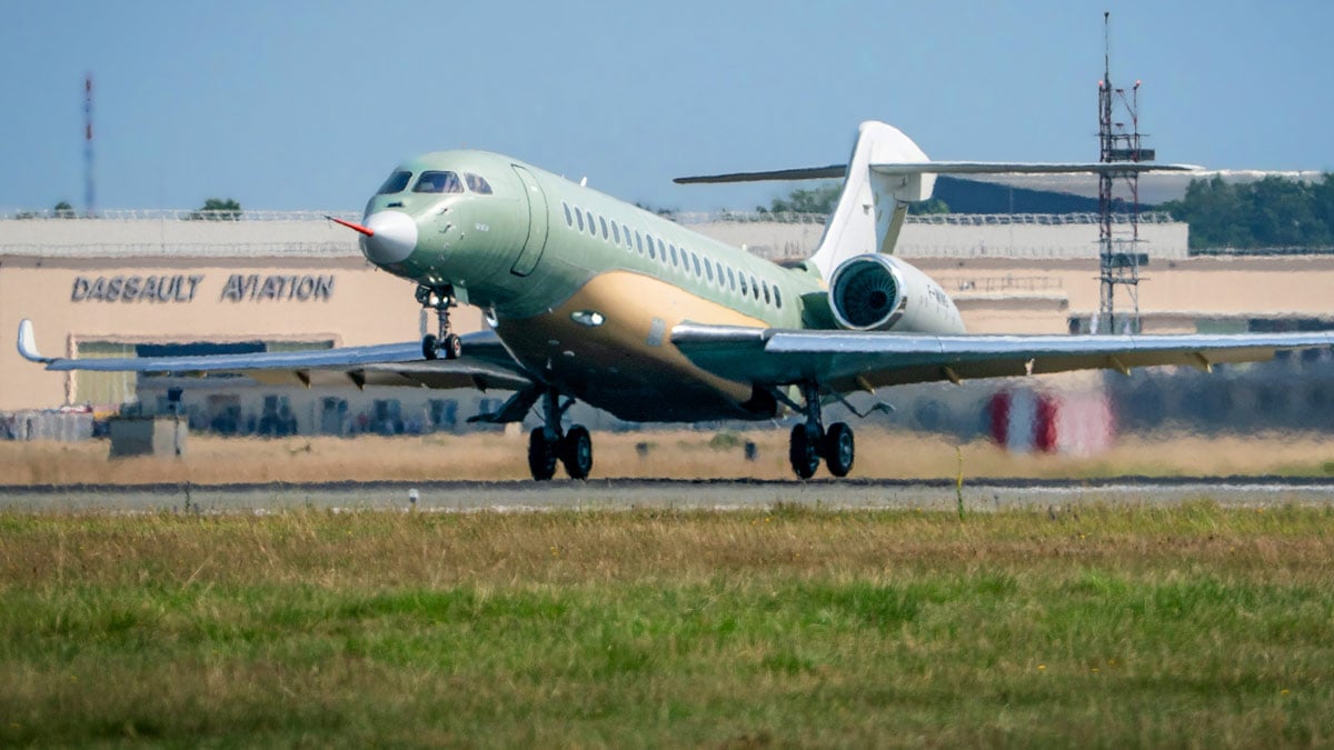 Dassault Aviation concretó con éxito el primer vuelo del Falcon 10X