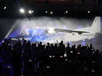 Presentación oficial de la nueva generación del Dornier 228 desarrollada por General Atomics AeroTec Systems durante su revelación en el hangar de Oberpfaffenhofen.