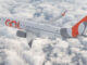 Aeronave comercial Boeing 737 de GOL Linhas Aéreas sobrevolando las nubes, utilizada para ilustrar la expansión de la red de rutas y el incremento de conectividad desde Uruguay hacia Brasil.