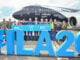 ILA Berlin 2026: El canciller Friedrich Merz, astronautas y personal de la industria posan en el acto inaugural frente al Airbus A320neo conmemorativo de Lufthansa.