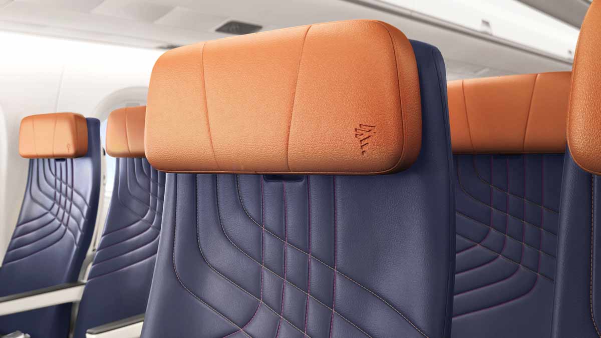 Adiós al asiento central: así son los nuevos interiores de LATAM en sus aviones Embraer E195-E2